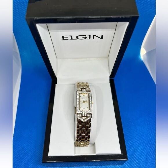 Gold Tone Rectangular  Watch Vintage elc230 main image 13